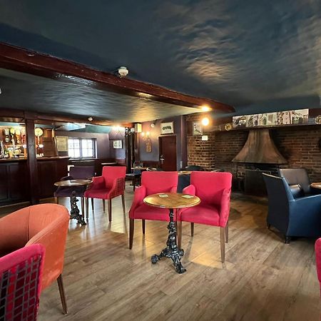 Roebuck Inn Стівенідж Екстер'єр фото